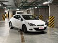 2012 Opel Astra GTC J Рестайлинг, белый, 700000 рублей - вид 1