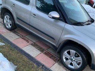 2012 Skoda Yeti I, серый, 1500000 рублей, вид 4