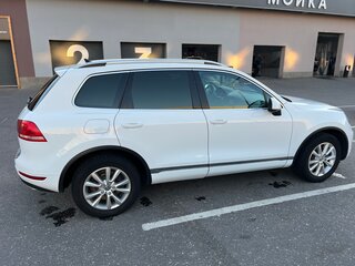 2012 Volkswagen Touareg II, белый, 1800000 рублей, вид 4