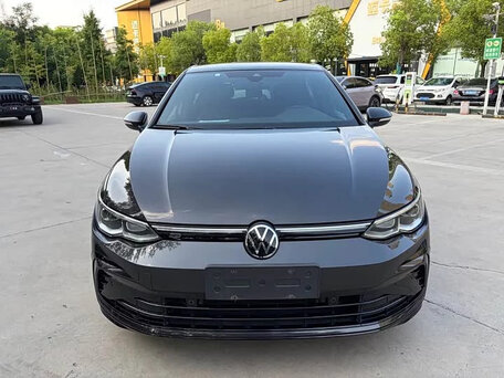 2023 Volkswagen Golf VIII, серый, 1600000 рублей, вид 1