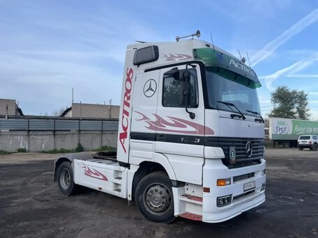 2003 Mercedes-Benz Actros, белый, 2000000 рублей, вид 2
