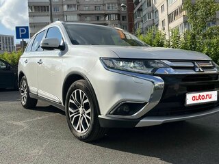 2015 Mitsubishi Outlander III Рестайлинг 2, белый, 1830000 рублей, вид 1