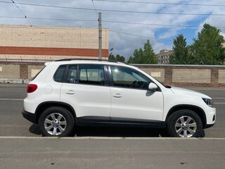 2013 Volkswagen Tiguan I Рестайлинг, белый, 870000 рублей, вид 2