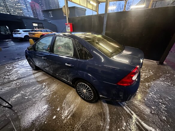 2011 Ford Focus II Рестайлинг, синий - вид 8