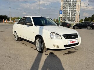 2017 Lada (ВАЗ) Priora I Рестайлинг, белый, 650000 рублей, вид 2