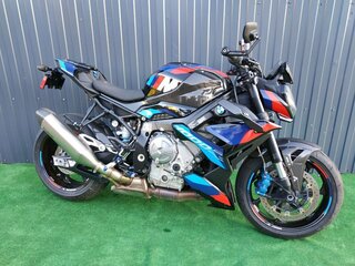 2022 BMW M 1000 R, чёрный, 2614889 рублей, вид 4