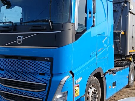 2021 Volvo FH 540, синий, 9150000 рублей, вид 1