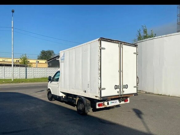 2011 Volkswagen Transporter, белый, 850000 рублей - вид 5
