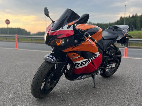 2007 Honda CBR 600RR, чёрный, 720000 рублей, вид 5