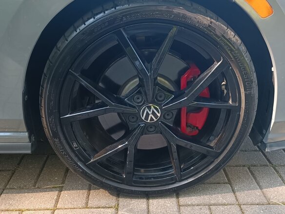2023 Volkswagen Golf GTI VIII, серый, 2950000 рублей - вид 9