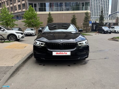 2019 BMW 5 серии 520d xDrive VII (G30/G31/G38), чёрный, 3850000 рублей, вид 4