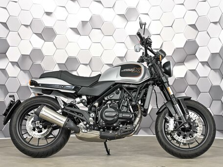 2024 Harley-Davidson X500, серебристый, 685000 рублей, вид 3
