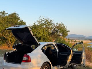 2012 Skoda Octavia II (A5) Рестайлинг, белый, 990000 рублей, вид 3