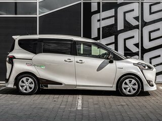 2017 Toyota Sienta II, белый, 1480000 рублей, вид 5