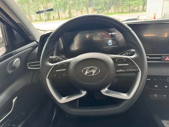 2022 Hyundai Elantra VII (CN7), белый, 1700000 рублей - вид 5