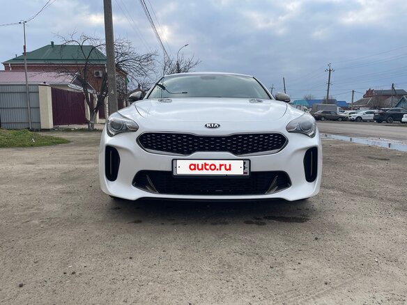 2020 Kia Stinger I, белый, 2450000 рублей - вид 1