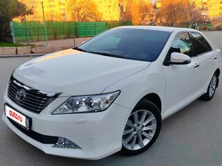 2014 Toyota Camry VII (XV50), белый, 2350000 рублей, вид 1