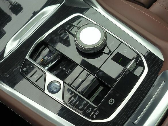 2025 BMW X6 30d III (G06) Рестайлинг, чёрный, 17200000 рублей - вид 13