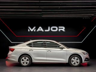 2021 Skoda Octavia IV (A8), серый, 2240000 рублей, вид 4