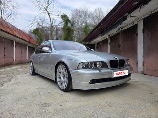 2001 BMW 5 серии 530i IV (E39) Рестайлинг, серебристый, 2750000 рублей, вид 3
