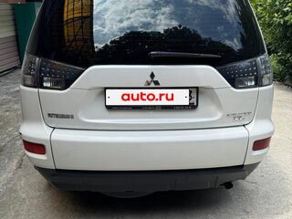 2012 Mitsubishi Outlander II Рестайлинг, белый, 1300000 рублей, вид 4