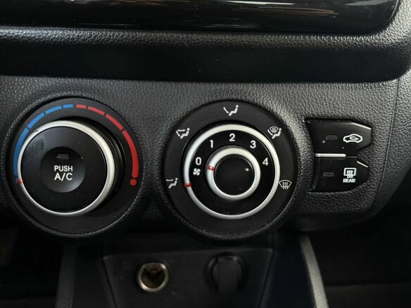 2013 Kia Rio III, серебристый, 760000 рублей - вид 18