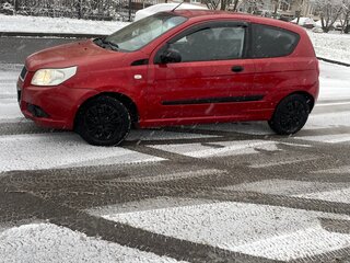 2009 Chevrolet Aveo I Рестайлинг, красный, 280000 рублей, вид 4