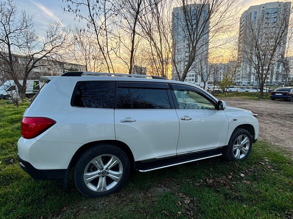 2011 Toyota Highlander II (XU40) Рестайлинг, белый, 2790000 рублей - вид 6