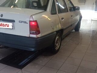 1986 Opel Kadett E, жёлтый, 50000 рублей, вид 3
