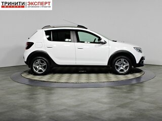 2019 Renault Sandero Stepway II Рестайлинг, белый, 1397000 рублей, вид 4