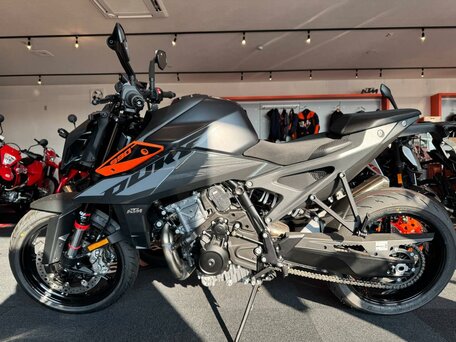 2026 KTM 990 Duke, чёрный, 1299000 рублей, вид 1