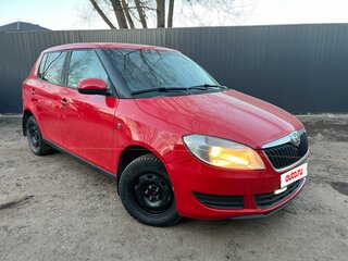 2013 Skoda Fabia II Рестайлинг, красный, 465000 рублей, вид 3