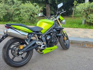 2009 Triumph Street Triple, зелёный, 475000 рублей, вид 4