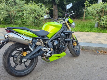 2009 Triumph Street Triple, зелёный, 475000 рублей, вид 4