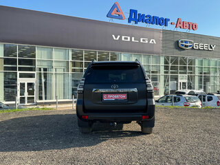 2021 Toyota Land Cruiser Prado 150 Series Рестайлинг 3, чёрный, 5900000 рублей, вид 4
