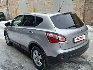 2012 Nissan Qashqai I Рестайлинг, серебристый, 1000000 рублей, вид 4