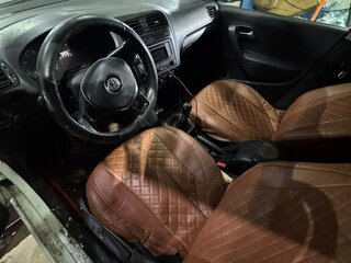 2017 Volkswagen Polo V Рестайлинг, белый, 550000 рублей, вид 3