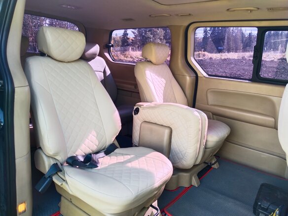 2011 Hyundai Grand Starex I, чёрный, 1650000 рублей - вид 9