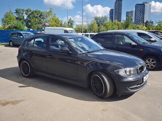 2010 BMW 1 серии 118d I (E81/E82/E87/E88) Рестайлинг, чёрный, 1100000 рублей, вид 2