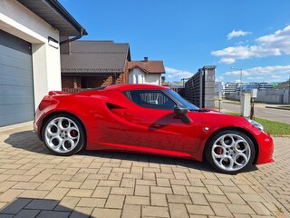 2015 Alfa Romeo 4C, красный, 4850000 рублей, вид 4