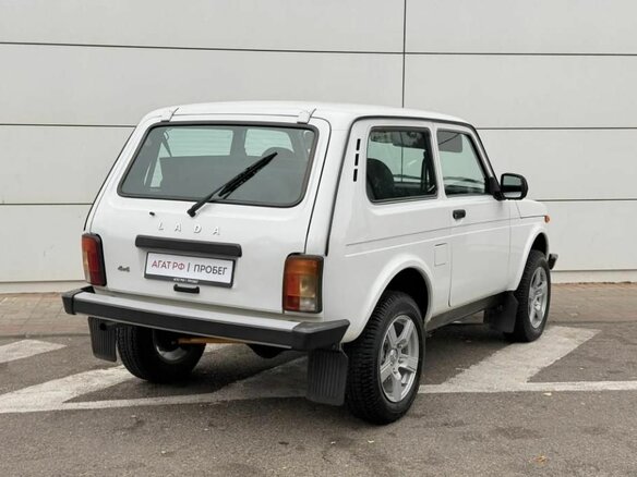 2018 Lada (ВАЗ) 2121 (4x4) I Рестайлинг, белый, 620000 рублей - вид 4