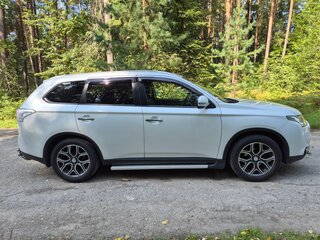2014 Mitsubishi Outlander III, белый, 1760000 рублей, вид 4