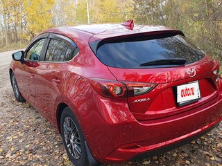 2017 Mazda Axela III Рестайлинг, красный, 1500000 рублей, вид 5