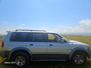 2002 Mitsubishi Pajero Sport I, серебристый, 900000 рублей, вид 3
