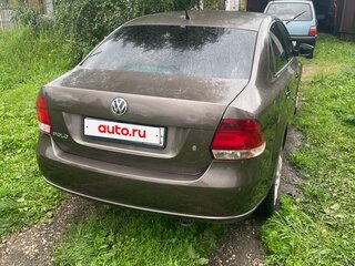 2014 Volkswagen Polo V, коричневый, 850000 рублей, вид 3