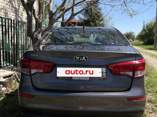 2015 Kia Rio III Рестайлинг, серый, 1010000 рублей, вид 4