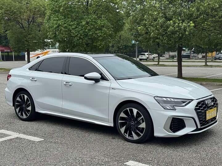Открыть фотографии: Audi A3 IV (8Y)