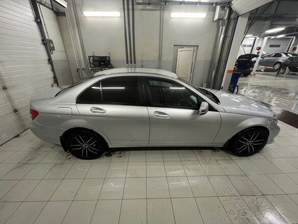 2012 Mercedes-Benz C-Класс 180 III (W204) Рестайлинг, серебристый, 1050000 рублей - вид 5