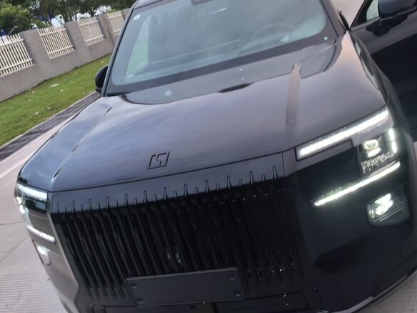 2026 Zeekr 9X 70 kWh, чёрный - вид 4