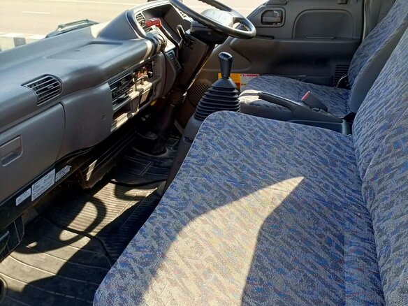 2003 Isuzu Elf (N-series), белый, 3600000 рублей - вид 6